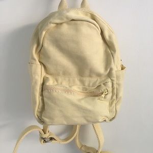 ❤️SALE❤️NWT Yellow mini backpack